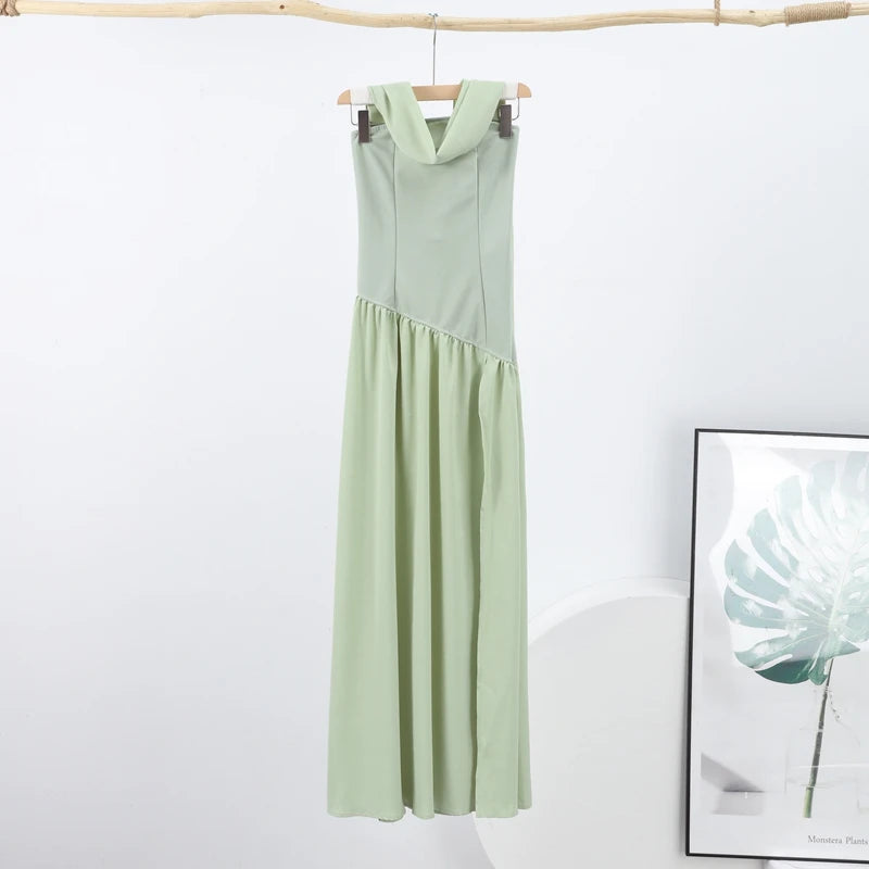 Vestido Longo Elegante com Recortes e Estampa Patchwork