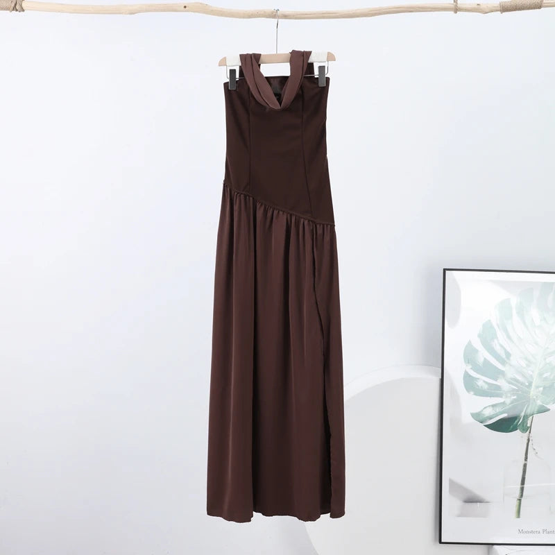 Vestido Longo Elegante com Recortes e Estampa Patchwork