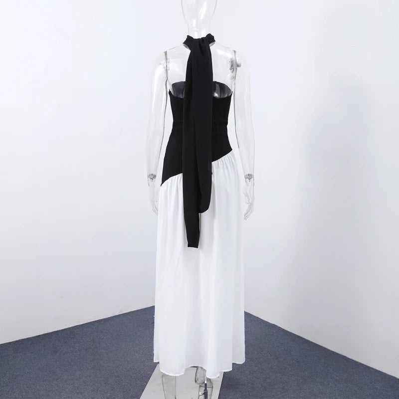 Vestido Longo Elegante com Recortes e Estampa Patchwork